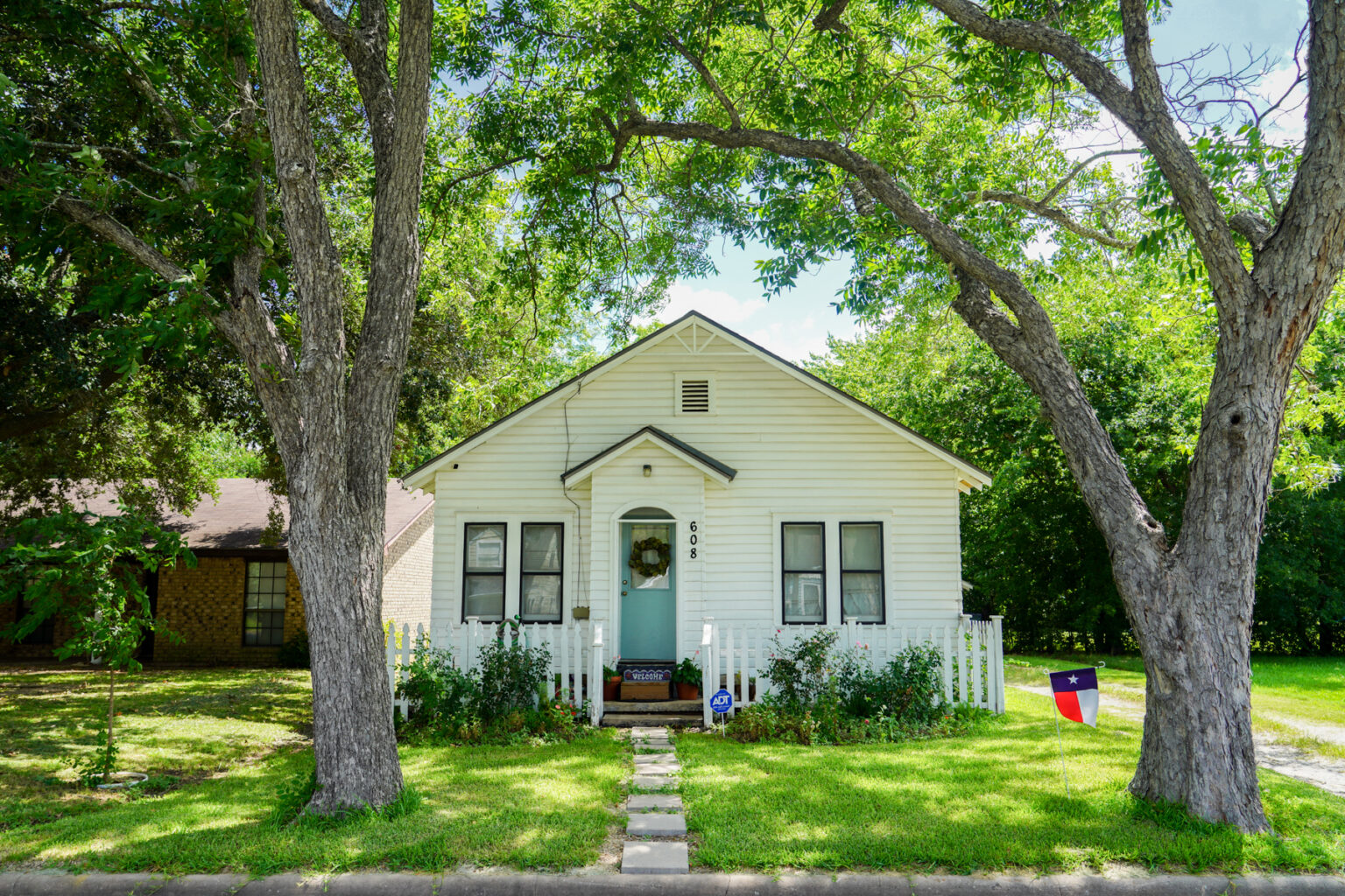 Casa Hernandez Cori Radley & Co. Real Estate